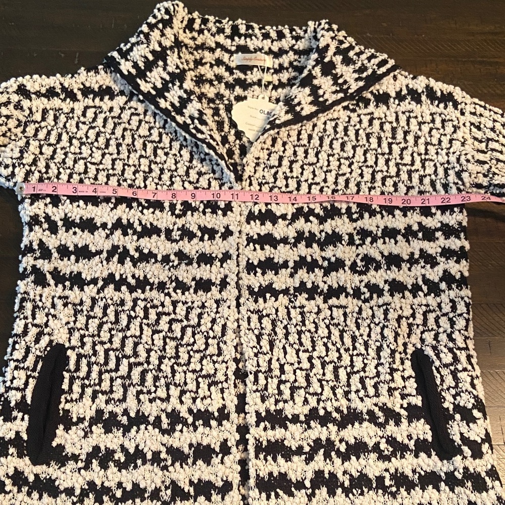 Sale! Chic Black and White Textured Cardigan, size S. NWT - Picture 9 of 13